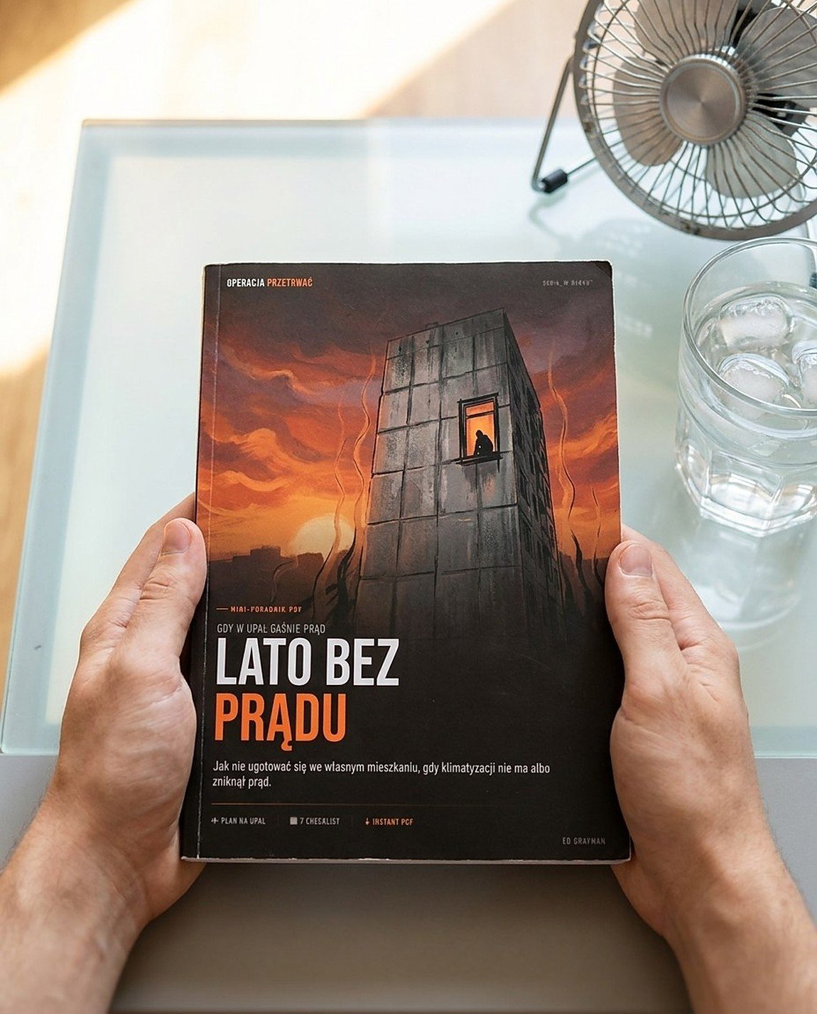 Lato bez Prądu — zbliżenie okładki